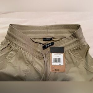 Northface Women’s Cargo Pants for sale size M